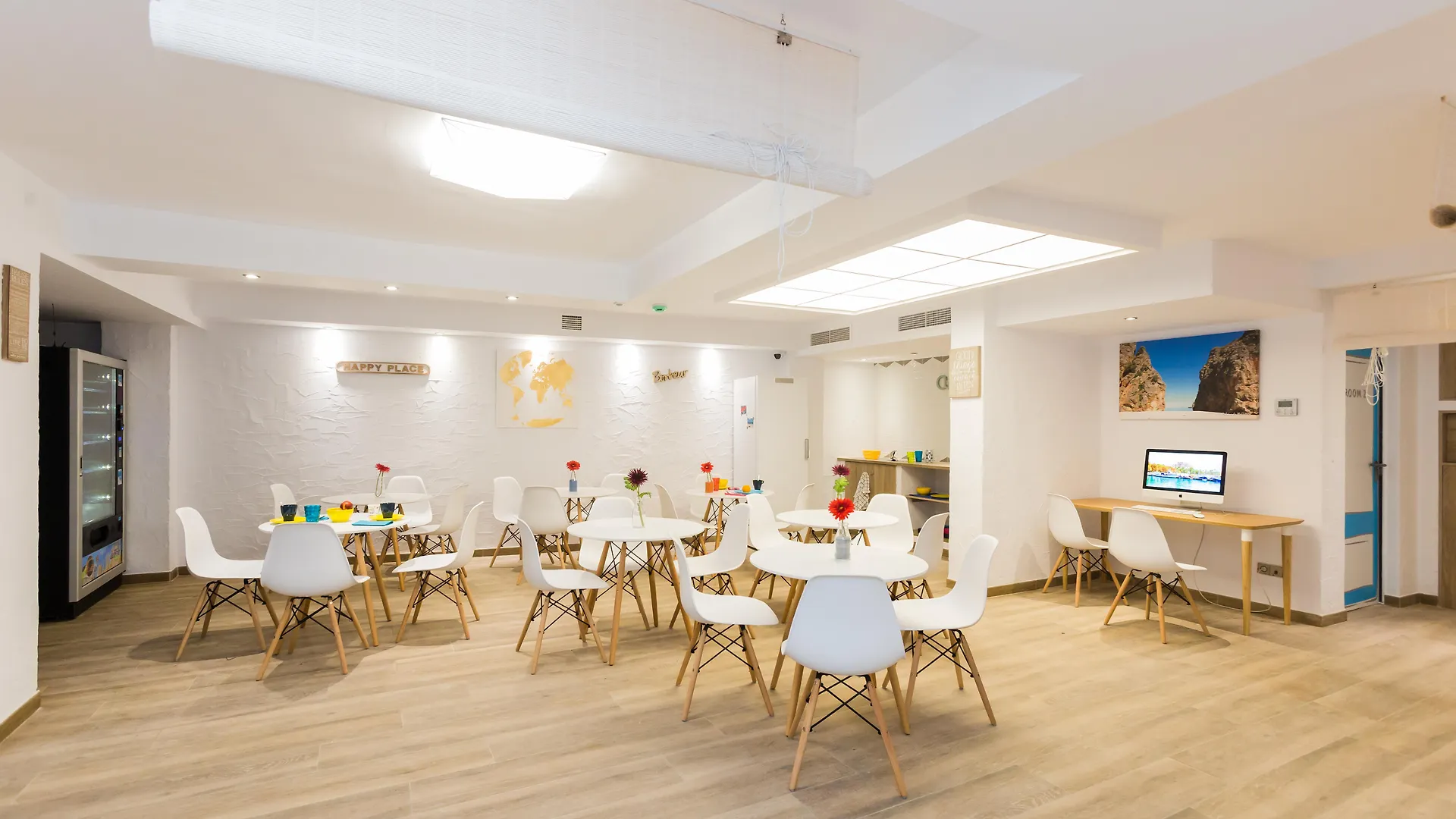 Singular Hostel By Eurotels - Albergue Juvenil Palma de Mallorca